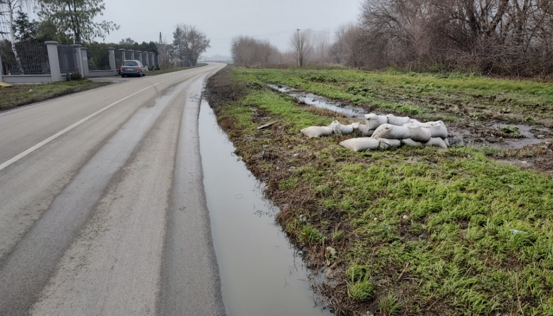 КАКО ВЛАЖНЕ МАРАМИЦЕ ПОСТАЈУ РИЗИК ЗА САОБРАЋАЈ!?