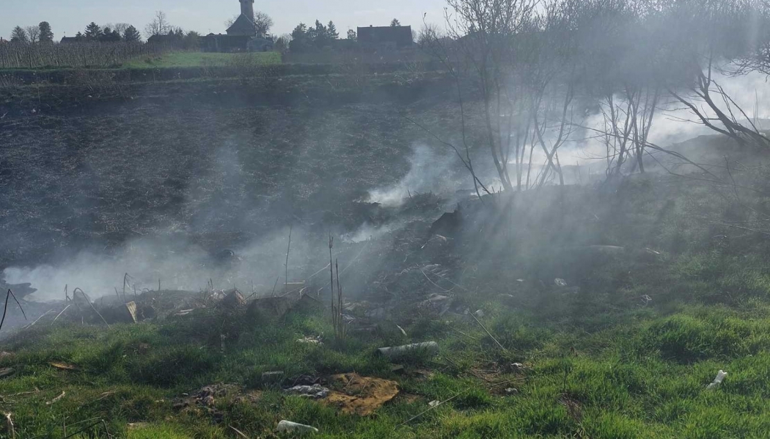 ХИТНО: Пожар на депонији „Јамурача“ у Змајеву