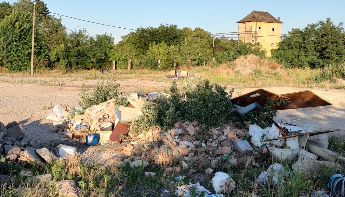 МРАК И ПРЉАВШТИНА, РУКУ ПОД РУКУ